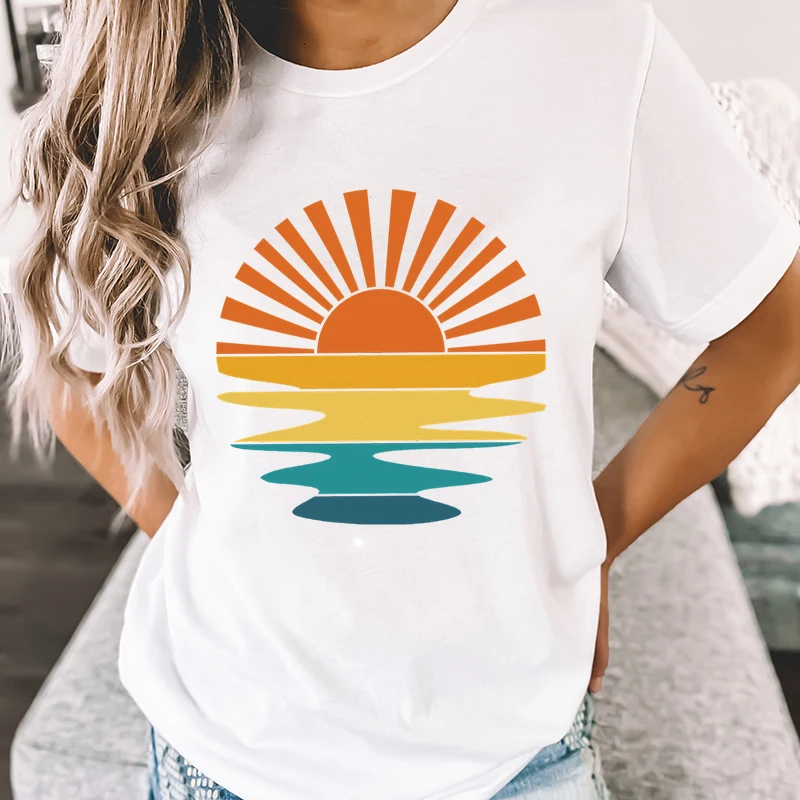 Woman T-shirts Crew Neck Retro Sunset Graphic Tee Nature Lover Gift Adventure Camping Classic Shirt Retro Sunset Rays Casual Top
Woman T-shirts Crew Neck Retro Sunset Graphic Tee Nature Lover Gift Adventure Camping Classic Shirt Retro Sunset Rays Casual Top