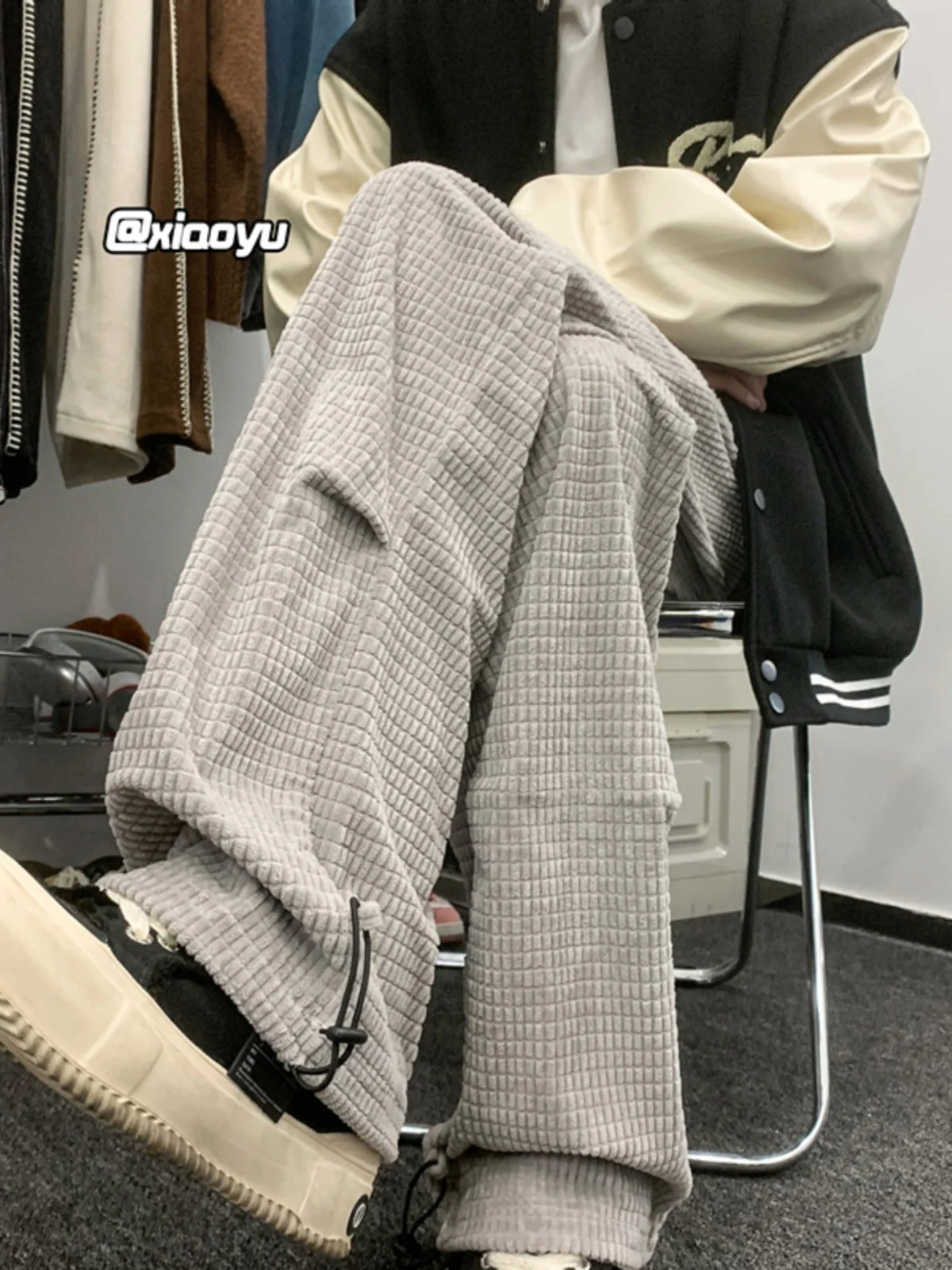 Мужские осенние вельветовые брюки Corn ain в стиле ретро, широкие, повседневные, американского кроя, с эффектом драпировки, удобные, свободного кроя
Мужские осенние вельветовые брюки Corn ain в стиле ретро, широкие, повседневные, американского кроя, с эффектом драпировки, удобные, свободного кроя