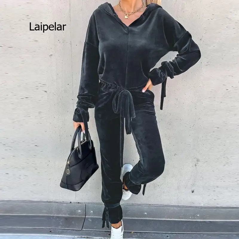 Casual Hooded Sweatshirt Top + Pockets Lacing Pants Suit Streetwear 2 Piece Sets Femme Women Elegant Solid Velvet Long Pants Set
Casual Hooded Sweatshirt Top + Pockets Lacing Pants Suit Streetwear 2 Piece Sets Femme Women Elegant Solid Velvet Long Pants Set
