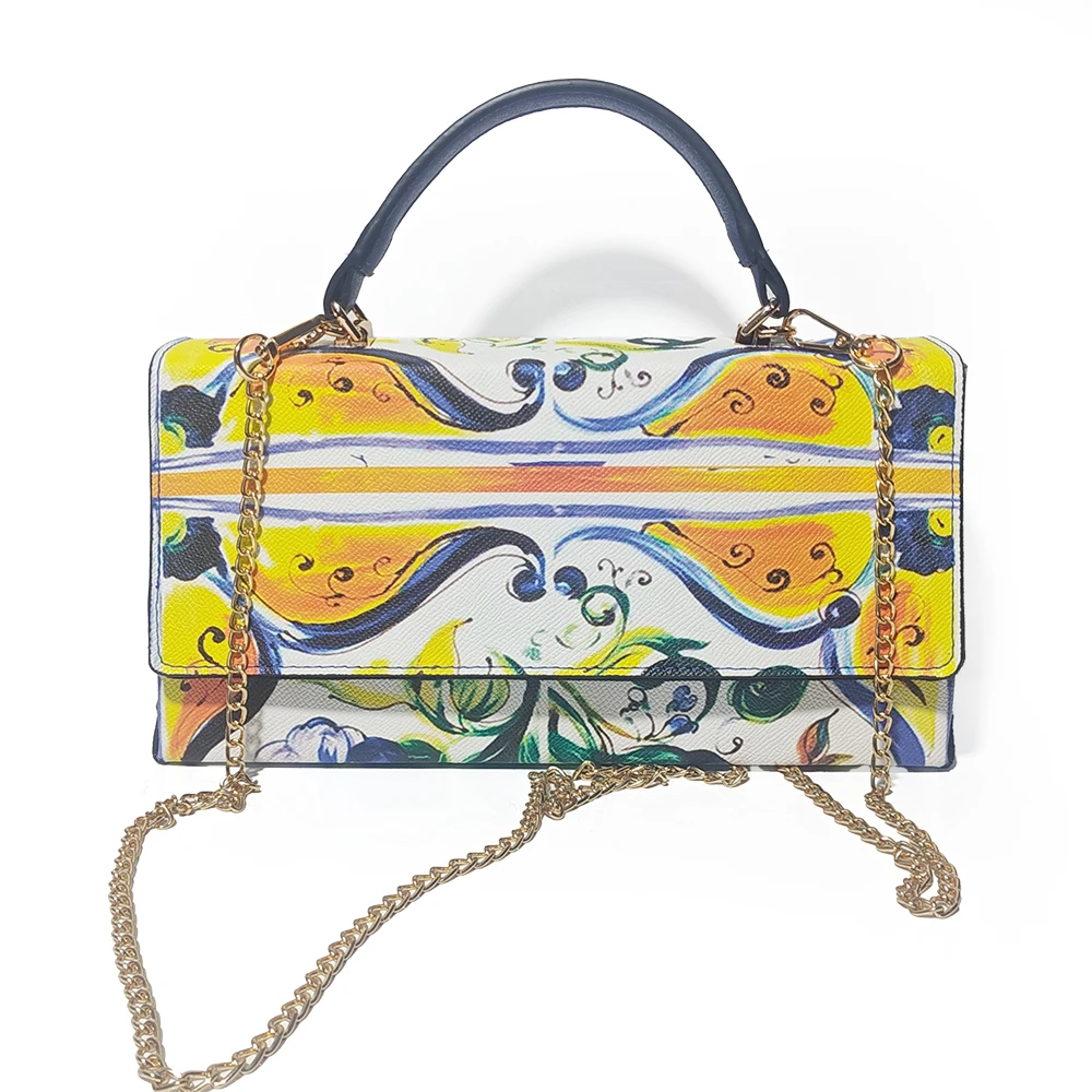 Popular rectangular women's bag 2025 new high-end portable box bag super fire cross-body bag for women's commuting gift
Popular rectangular women's bag 2025 new high-end portable box bag super fire cross-body bag for women's commuting gift