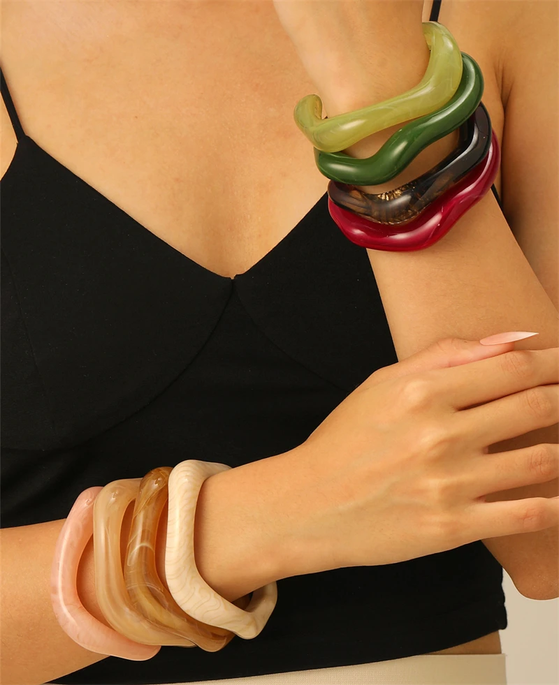 Fashion Unique Irregular Acrylic Cuff Bracelets for Women Exaggerated Punk Geometric Resin Chunky Wide Bangle Fashion Jewelry 
Fashion Unique Irregular Acrylic Cuff Bracelets for Women Exaggerated Punk Geometric Resin Chunky Wide Bangle Fashion Jewelry