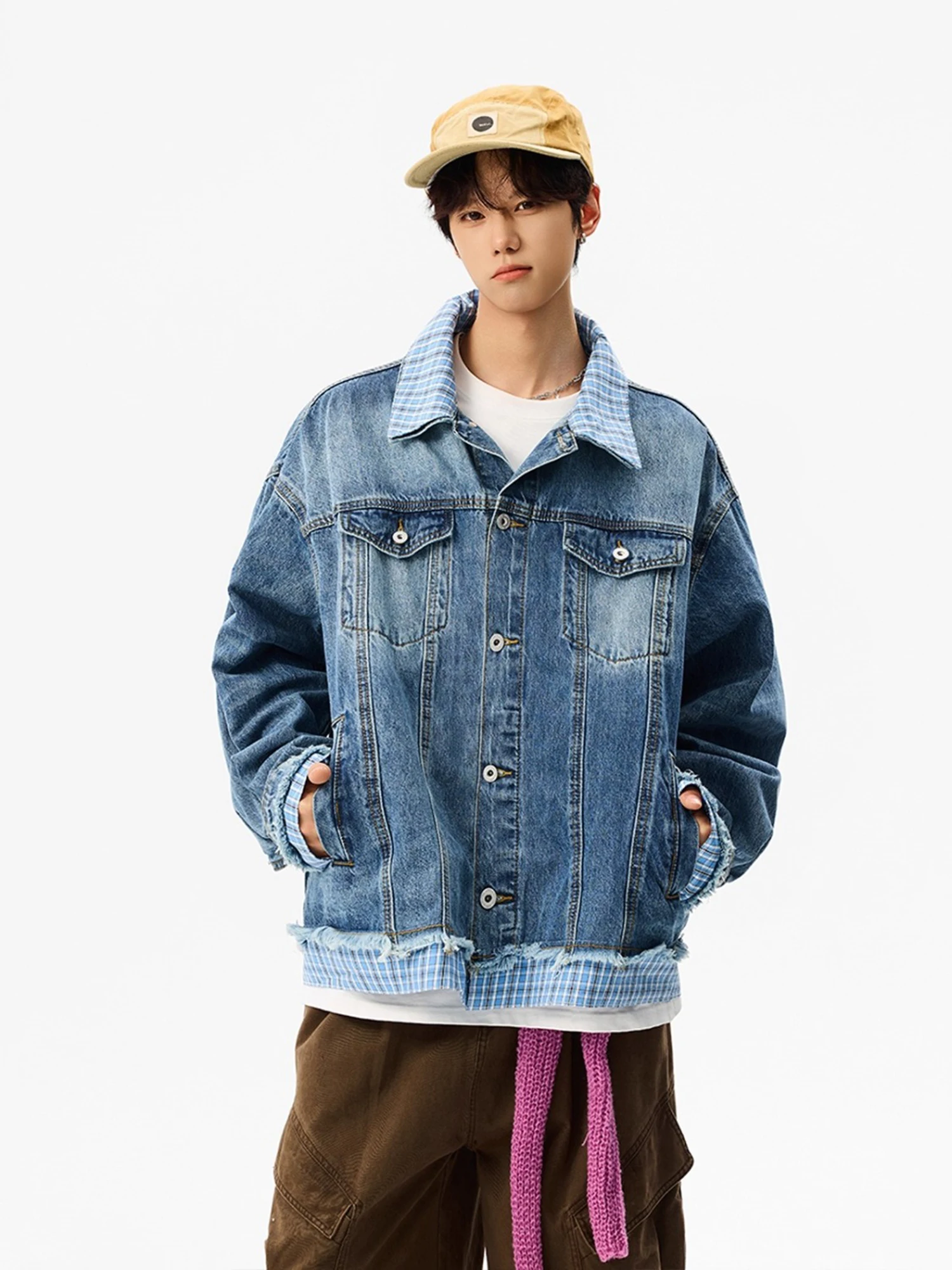 Свободный мужской джинсовый джинсовый топ с клетчатым воротником в американском стиле ретро с талией High Street, универсальный длинный топ свека для осени и пар
Свободный мужской джинсовый джинсовый топ с клетчатым воротником в американском стиле ретро с талией High Street, универсальный длинный топ свека для осени и пар