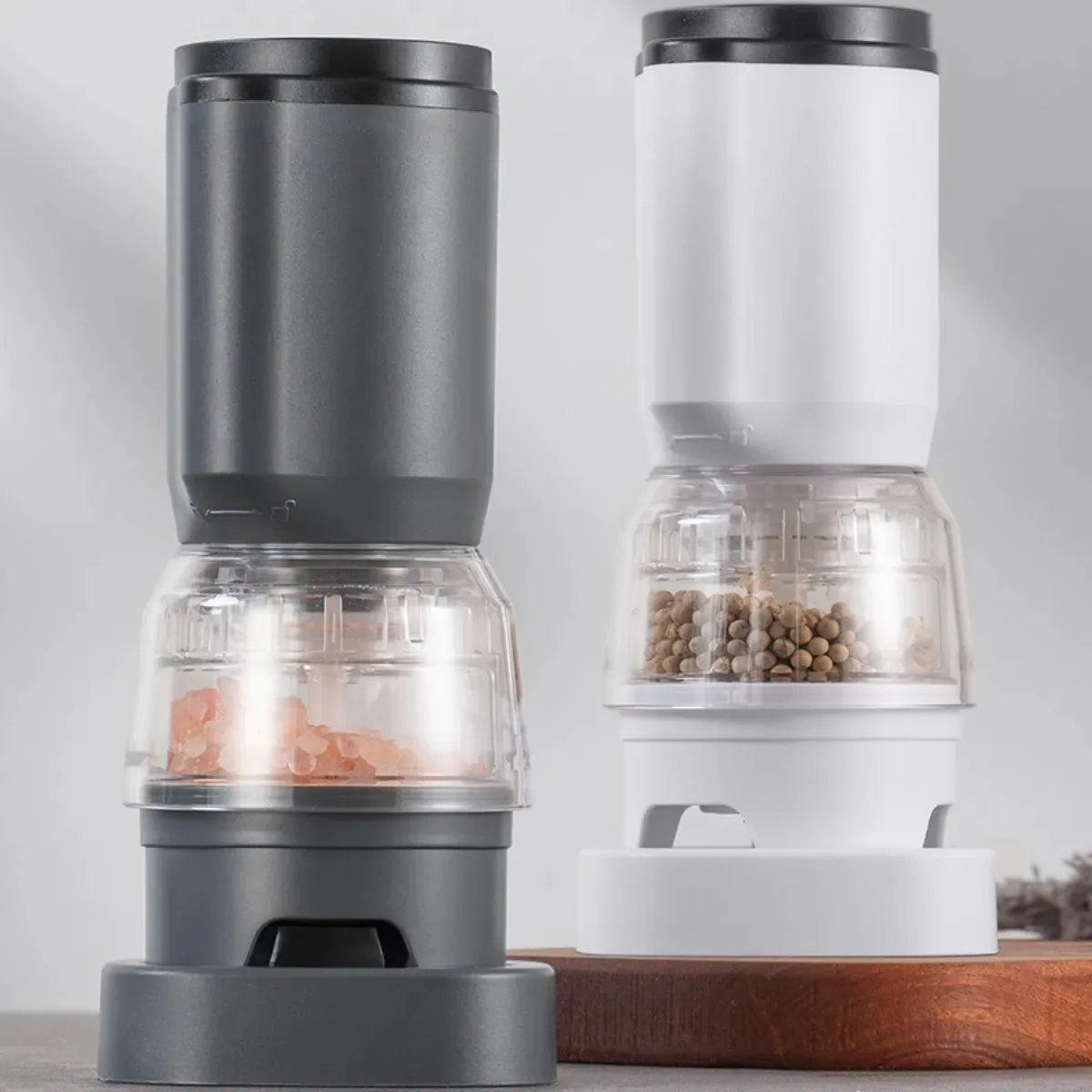 One-Press Electric Salt and Pepper Grinder Set with Dual Containers Adjustable Coarseness Core for Kitchen Cooking Seasoning Use
One-Press Electric Salt and Pepper Grinder Set with Dual Containers Adjustable Coarseness Core for Kitchen Cooking Seasoning Use