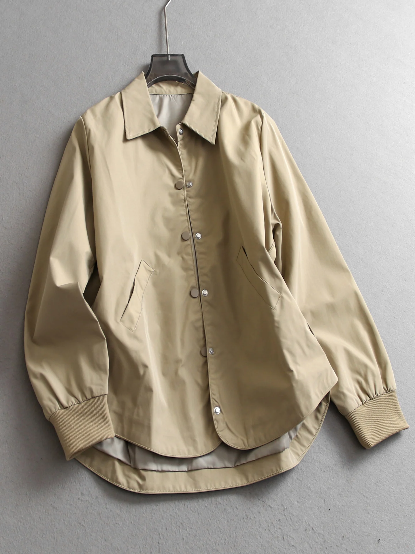 Slimming Pure Color Loose Fit Casual Long Sleeve Turn-down Collar Single Button Women's Jacket Versatile Autumn New Style V178
Slimming Pure Color Loose Fit Casual Long Sleeve Turn-down Collar Single Button Women's Jacket Versatile Autumn New Style V178