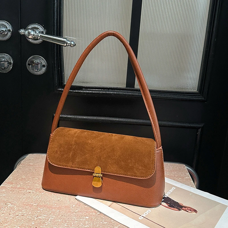 Стильная модная сумка-мессенджер для женщин с функцией через плечо большой вместимости и кожаными деталями
Стильная модная сумка-мессенджер для женщин с функцией через плечо большой вместимости и кожаными деталями