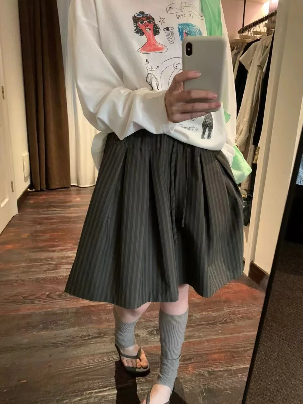 Comfortable Retro Striped Elastic Waist Pleated Short Skirt Pants Versatile Casual Pants Shorts Commute Style High Waist
Comfortable Retro Striped Elastic Waist Pleated Short Skirt Pants Versatile Casual Pants Shorts Commute Style High Waist