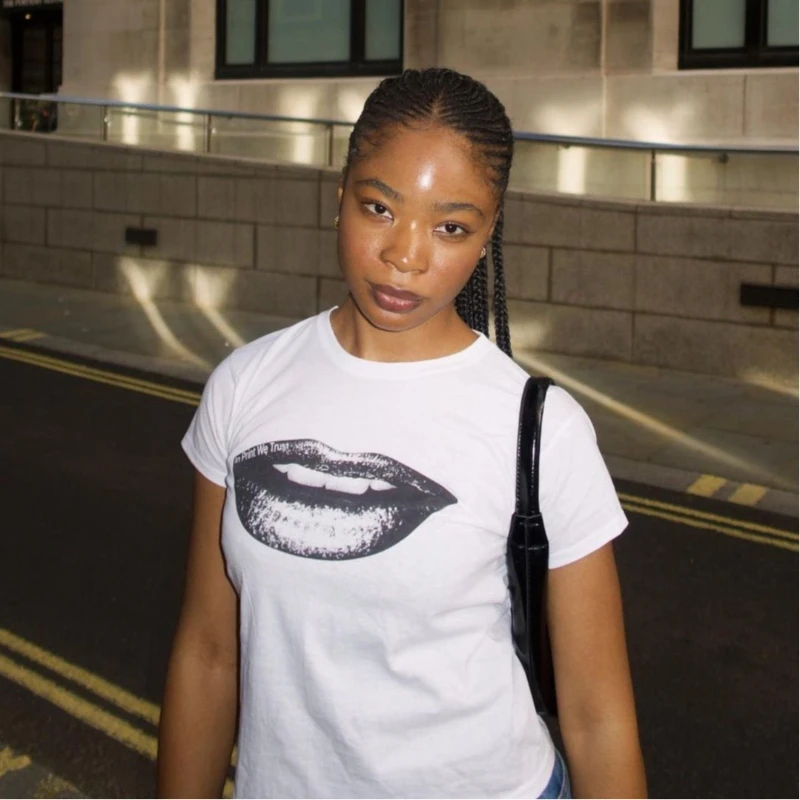 Retro black Gothic lip printing Y2K women's summer short-sleeved T-shirt street sexy spicy blouse 2024
Retro black Gothic lip printing Y2K women's summer short-sleeved T-shirt street sexy spicy blouse 2024