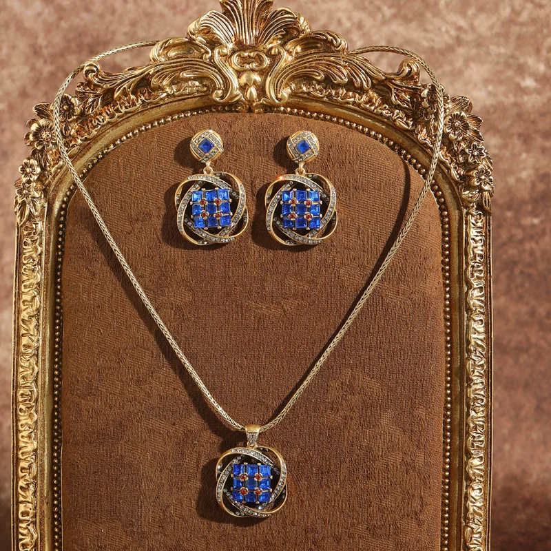 Vintage Square Blue Crystal Jewelry Sets Antique Gold Plated Rhinestone Pendant Necklace Earring Luxury Trends 2026 High Quality
Vintage Square Blue Crystal Jewelry Sets Antique Gold Plated Rhinestone Pendant Necklace Earring Luxury Trends 2026 High Quality