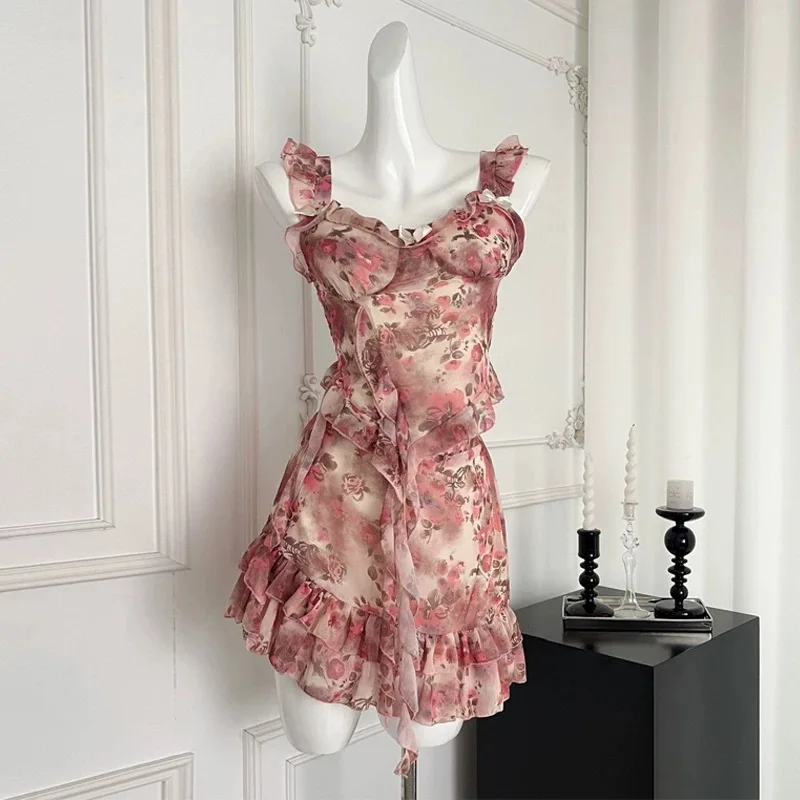 Hot Girl Suit Women's Summer Floral Chiffon Camisole High Waist A-line Mini Skirt Two-piece Set Fashion Female Clothes
Hot Girl Suit Women's Summer Floral Chiffon Camisole High Waist A-line Mini Skirt Two-piece Set Fashion Female Clothes