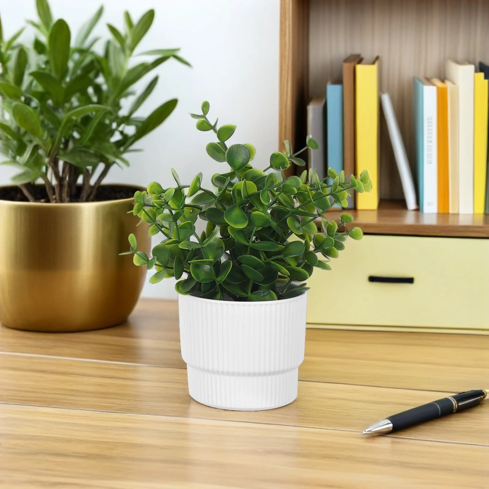 3Pcs Faux Artificial Bonsai Eucalyptus Plants Mini Potted Simulated Greenery for Home Office Desk Bathroom Shelf Wedding
3Pcs Faux Artificial Bonsai Eucalyptus Plants Mini Potted Simulated Greenery for Home Office Desk Bathroom Shelf Wedding