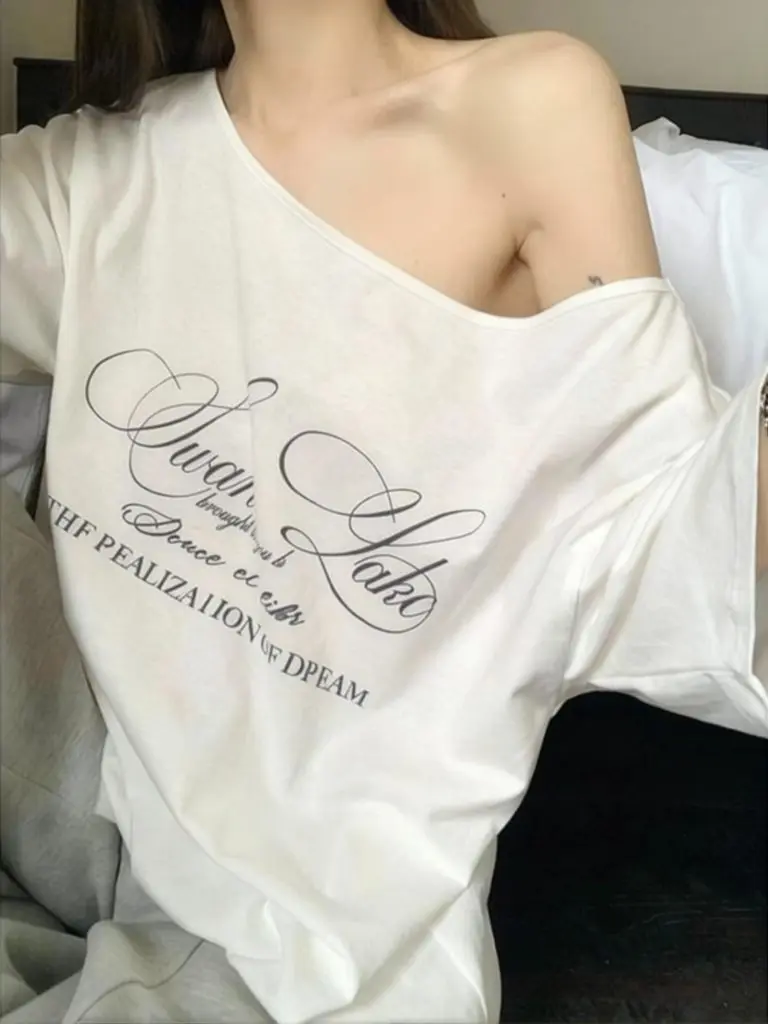 Oversize One shoulder Short sleeve T shirt Women Summer Off shoulder Top Casual Boyfriend Loose Tees Sexy Solid Color White
Oversize One shoulder Short sleeve T shirt Women Summer Off shoulder Top Casual Boyfriend Loose Tees Sexy Solid Color White