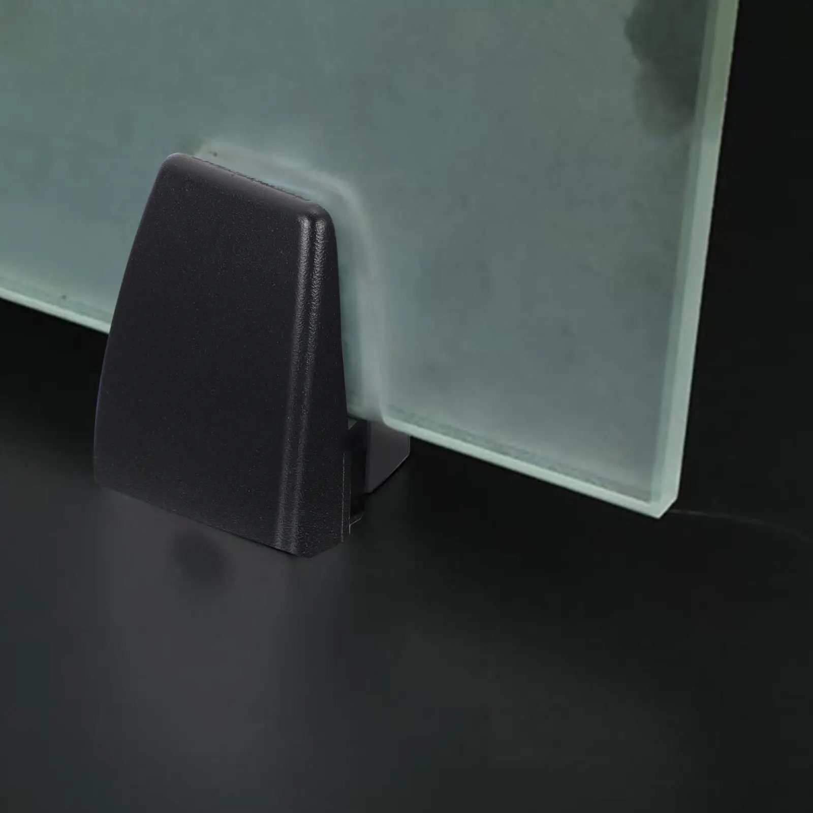 4Pcs Aluminum Alloy Desk Baffle Clamps for Privacy Screen Divider Office Desktop Glass Wood Partition Holder with Screws Black
4Pcs Aluminum Alloy Desk Baffle Clamps for Privacy Screen Divider Office Desktop Glass Wood Partition Holder with Screws Black