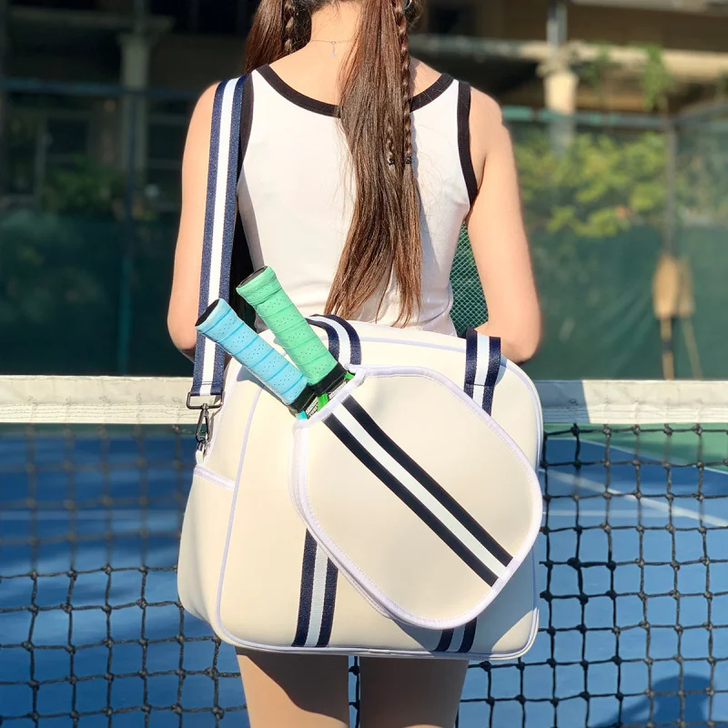 Премиальная неопреновая сумка для пиклбола для женщин, большая сумка для ракеток, водонепроницаемая спортивная сумка через плечо, сумка для тенниса, сумка для спортзала.
Премиальная неопреновая сумка для пиклбола для женщин, большая сумка для ракеток, водонепроницаемая спортивная сумка через плечо, сумка для тенниса, сумка для спортзала.