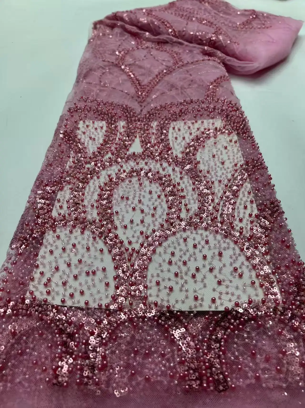 Luxury Nigerian Sequined Lace Fabric 2026 Embroidered Beaded Groom Fabric Suitable for Party Wedding Dresses African Design
Luxury Nigerian Sequined Lace Fabric 2026 Embroidered Beaded Groom Fabric Suitable for Party Wedding Dresses African Design