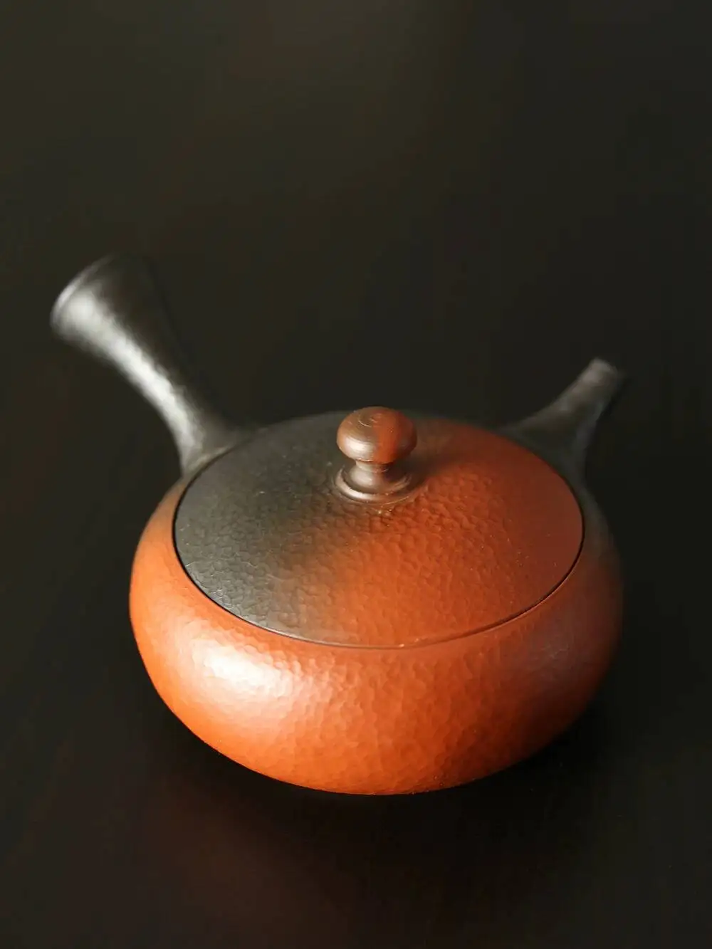 In Stock: Japanese Imported Tsubame-Yaki Murata Ikkei's Kiln-Transformed Horizontal Handle Teapot With Side Handle, Tea Brewing
In Stock: Japanese Imported Tsubame-Yaki Murata Ikkei's Kiln-Transformed Horizontal Handle Teapot With Side Handle, Tea Brewing