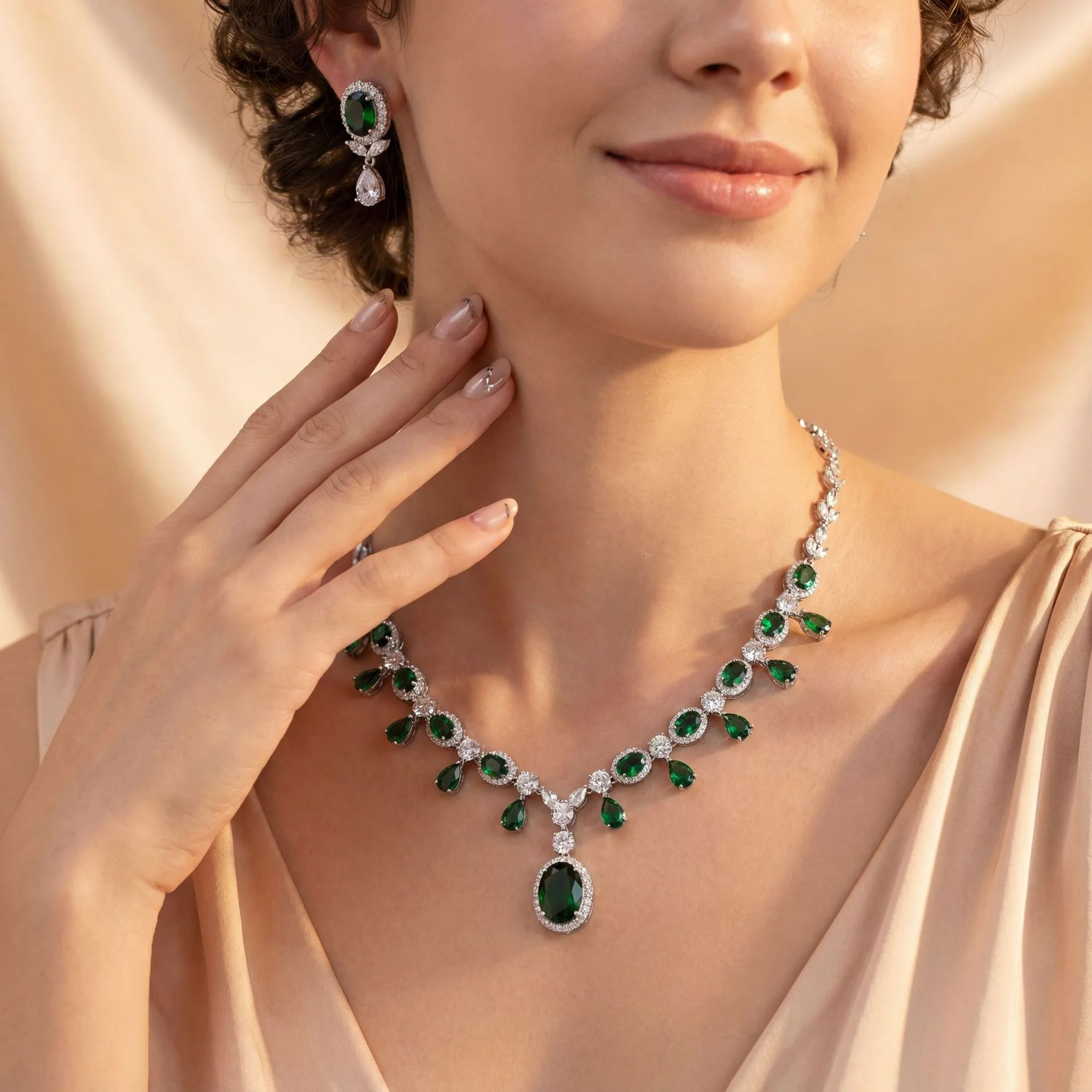 Luxury Full Pave Cubic Zirconia Jewelry Set, Sparkling Inlaid Necklace and Earrings, Elegant Bridal Wedding Accessories
Luxury Full Pave Cubic Zirconia Jewelry Set, Sparkling Inlaid Necklace and Earrings, Elegant Bridal Wedding Accessories