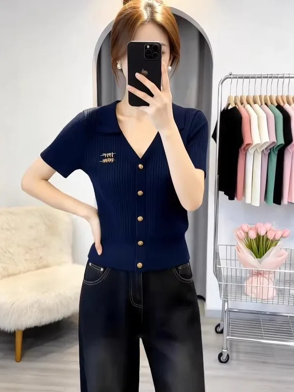 plus Size Women's Korean Style V-Neck Blue Short Sleeve Knitwear Summer Slimming Meat Concealing Elegant Top
plus Size Women's Korean Style V-Neck Blue Short Sleeve Knitwear Summer Slimming Meat Concealing Elegant Top