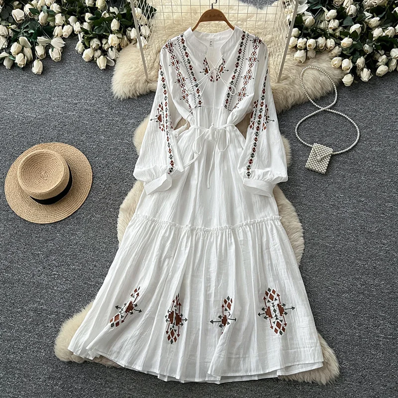 Vintage Embroidery Maxi Dress Women Long Sleeve Belted Waist A-Line Long Dress Elegant Formal Party Gown Female Vestido DS539
Vintage Embroidery Maxi Dress Women Long Sleeve Belted Waist A-Line Long Dress Elegant Formal Party Gown Female Vestido DS539