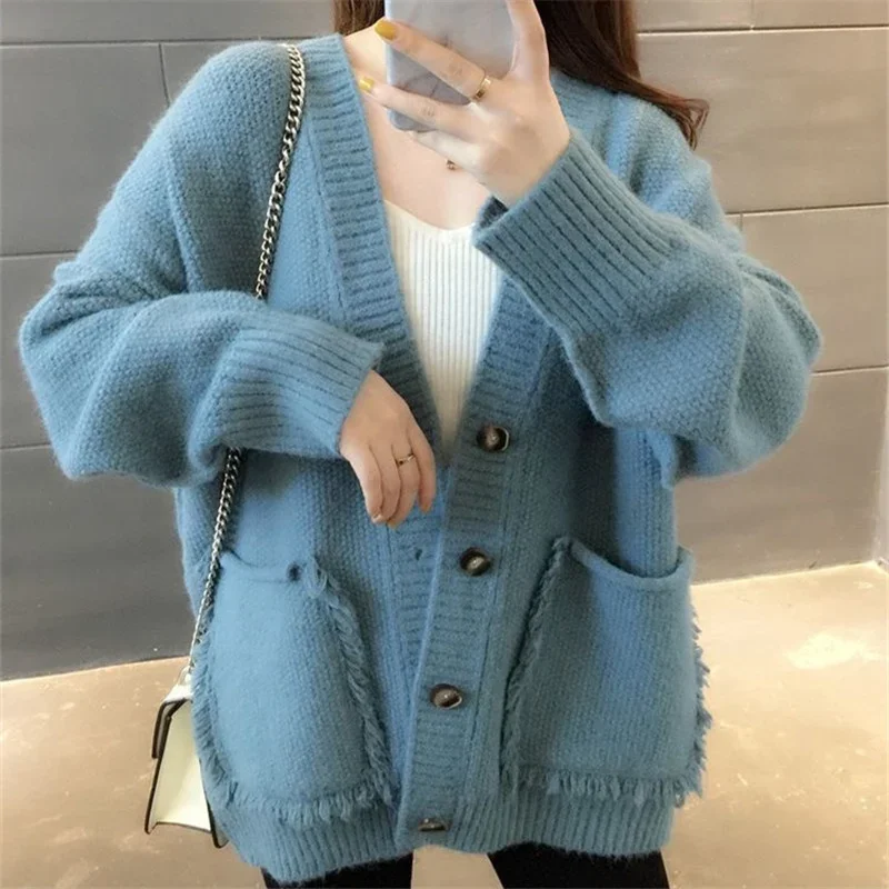 Spring Autumn Fashion Big Pocket Knitted Sweater Women 6 Color Jacket Coat Korean Loose V-Neck Long Sleeve Knit Cardigan Female
Spring Autumn Fashion Big Pocket Knitted Sweater Women 6 Color Jacket Coat Korean Loose V-Neck Long Sleeve Knit Cardigan Female