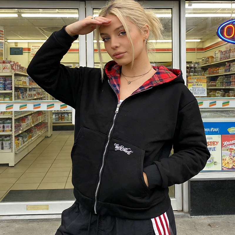 Женская осенняя модная повседневная толстовка в стиле хип-хоп и гранж, в клетку, контрастная, с эффектом дофамина, уличная, с длинным рукавом, на молнии, кардиган-пальто
Женская осенняя модная повседневная толстовка в стиле хип-хоп и гранж, в клетку, контрастная, с эффектом дофамина, уличная, с длинным рукавом, на молнии, кардиган-пальто