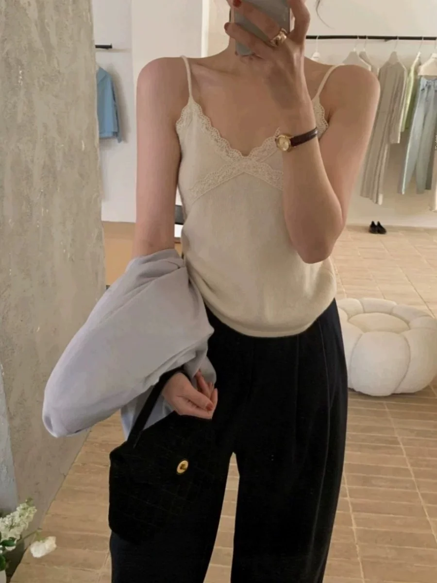 Summer 2026 Women's Slim Fit Tank Top Lace Trim Strap Vest Sleeveless Base Layer Camisole Outerwear Casual Comfortable Tank
Summer 2026 Women's Slim Fit Tank Top Lace Trim Strap Vest Sleeveless Base Layer Camisole Outerwear Casual Comfortable Tank