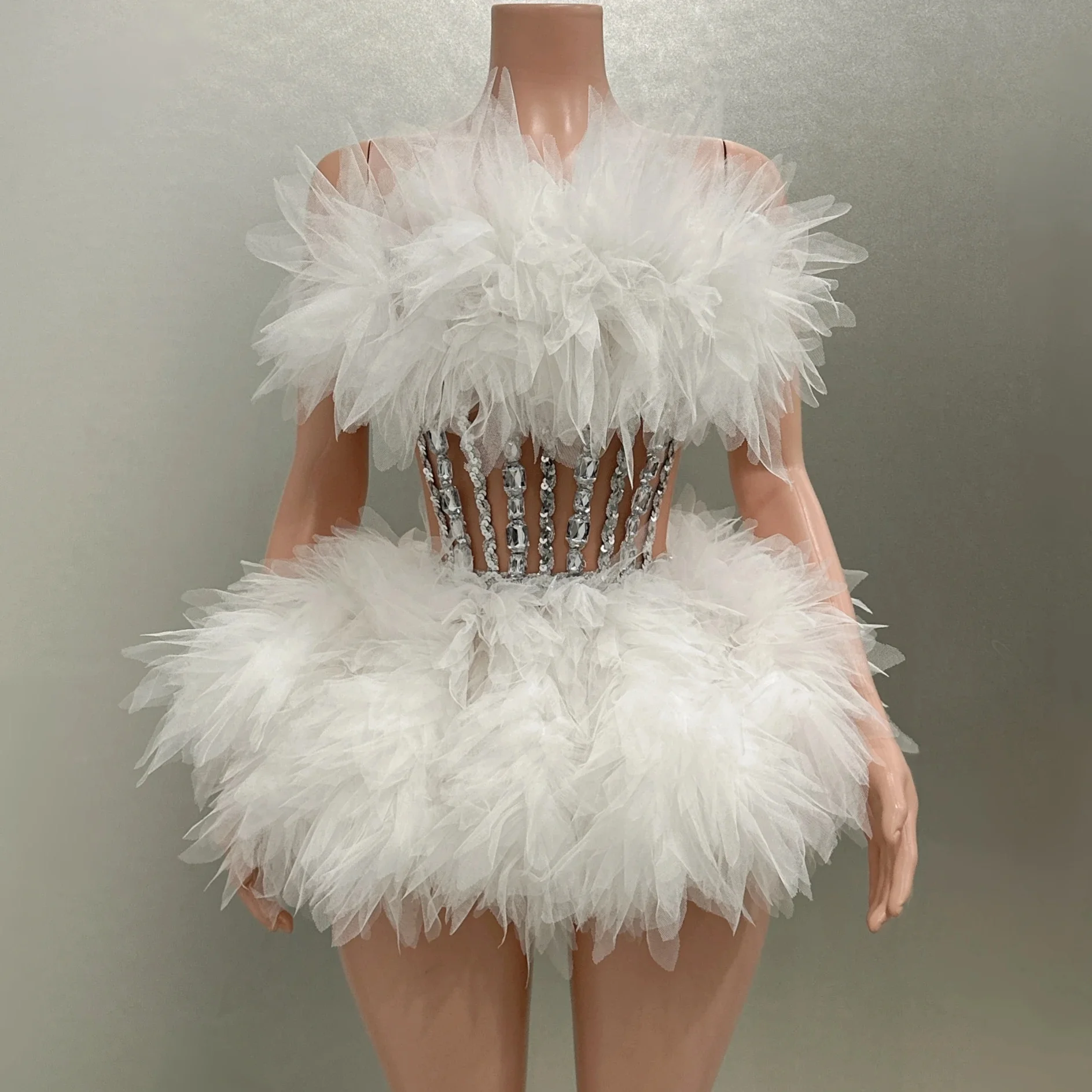 White Color Sexy Strapless Mini Sheath Two-Pieces Set Birthday Evening Party Dress Bar Nightclub Singer Dancer Stage Wear
White Color Sexy Strapless Mini Sheath Two-Pieces Set Birthday Evening Party Dress Bar Nightclub Singer Dancer Stage Wear