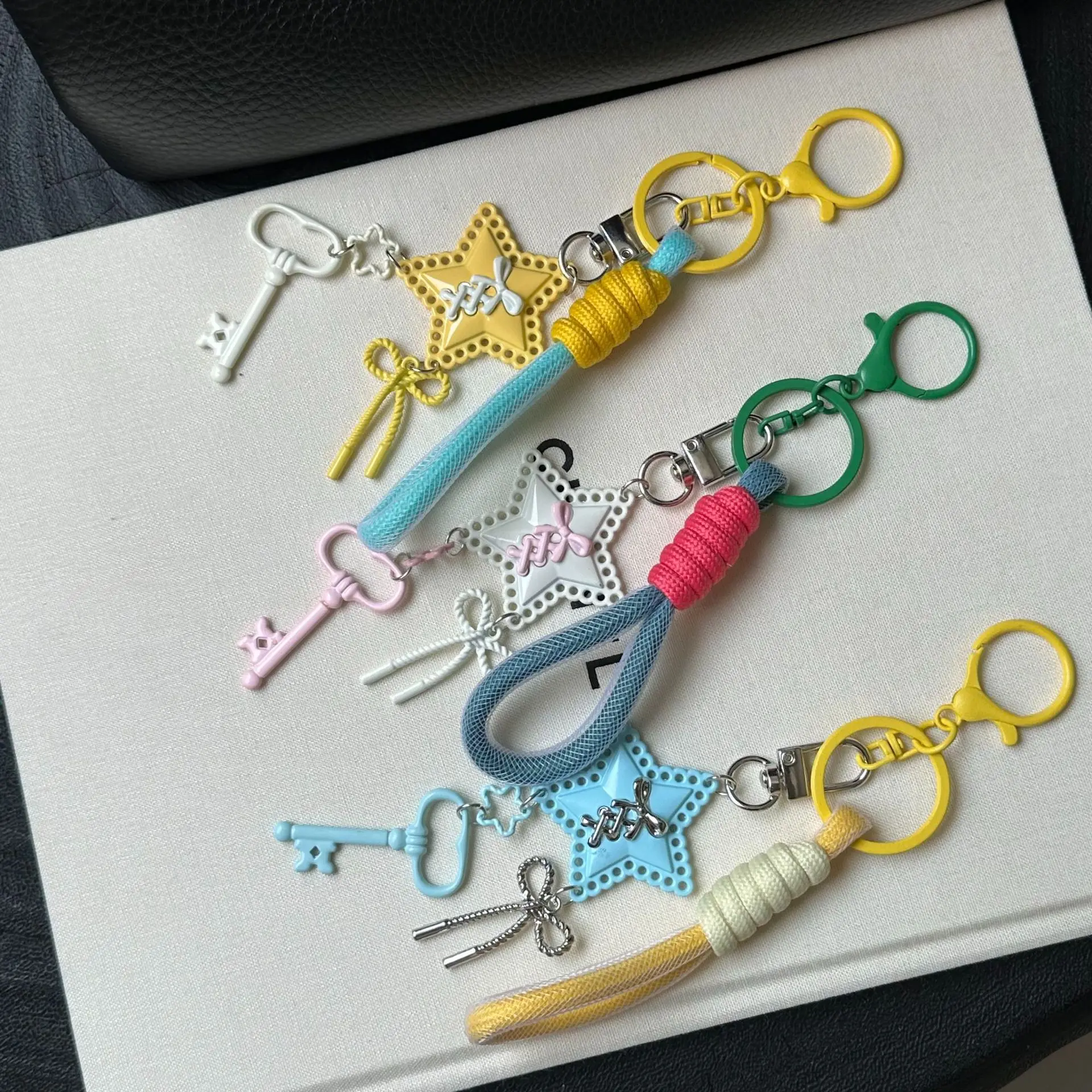 Creative Key Star Pendant Cell Phone Strap Phone Lanyard Keychain Hanging Rope Anti-lost Wristband Universal Mobile Short Rope
Creative Key Star Pendant Cell Phone Strap Phone Lanyard Keychain Hanging Rope Anti-lost Wristband Universal Mobile Short Rope
