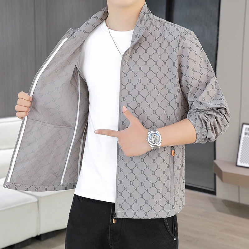 Мужская свободная куртка с защитой от солнца, тонкая верхняя одежда, дышащая, молодежная, повседневная, с длинными рукавами, на молнии, с декоративными элементами, быстросохнущая, с воротником-стойкой
Мужская свободная куртка с защитой от солнца, тонкая верхняя одежда, дышащая, молодежная, повседневная, с длинными рукавами, на молнии, с декоративными элементами, быстросохнущая, с воротником-стойкой