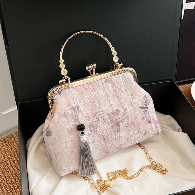 Embroidery Tassels Chinese Style Clutch Bag Elegant Temperament Wrist Bag Handbag Wedding Party Trendy Crossbody Shoulder Bags
Embroidery Tassels Chinese Style Clutch Bag Elegant Temperament Wrist Bag Handbag Wedding Party Trendy Crossbody Shoulder Bags