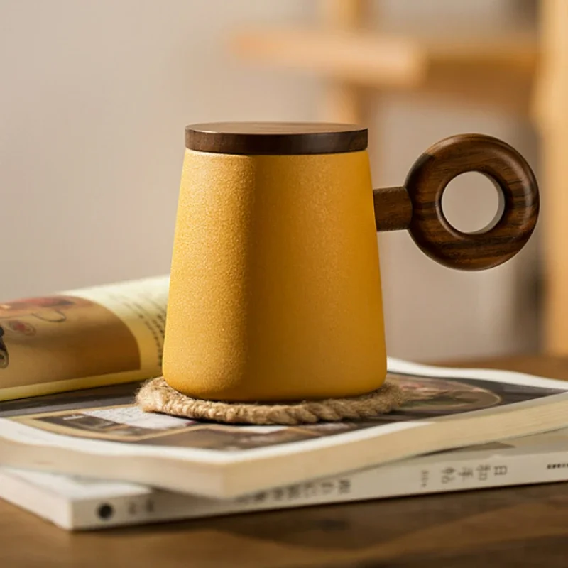 Creative Black Walnut Circle Handle Ceramic Cups: With Lid Cute Large Capacity High Appearance Retro Mug Coffee Mugs Couple Gift
Creative Black Walnut Circle Handle Ceramic Cups: With Lid Cute Large Capacity High Appearance Retro Mug Coffee Mugs Couple Gift