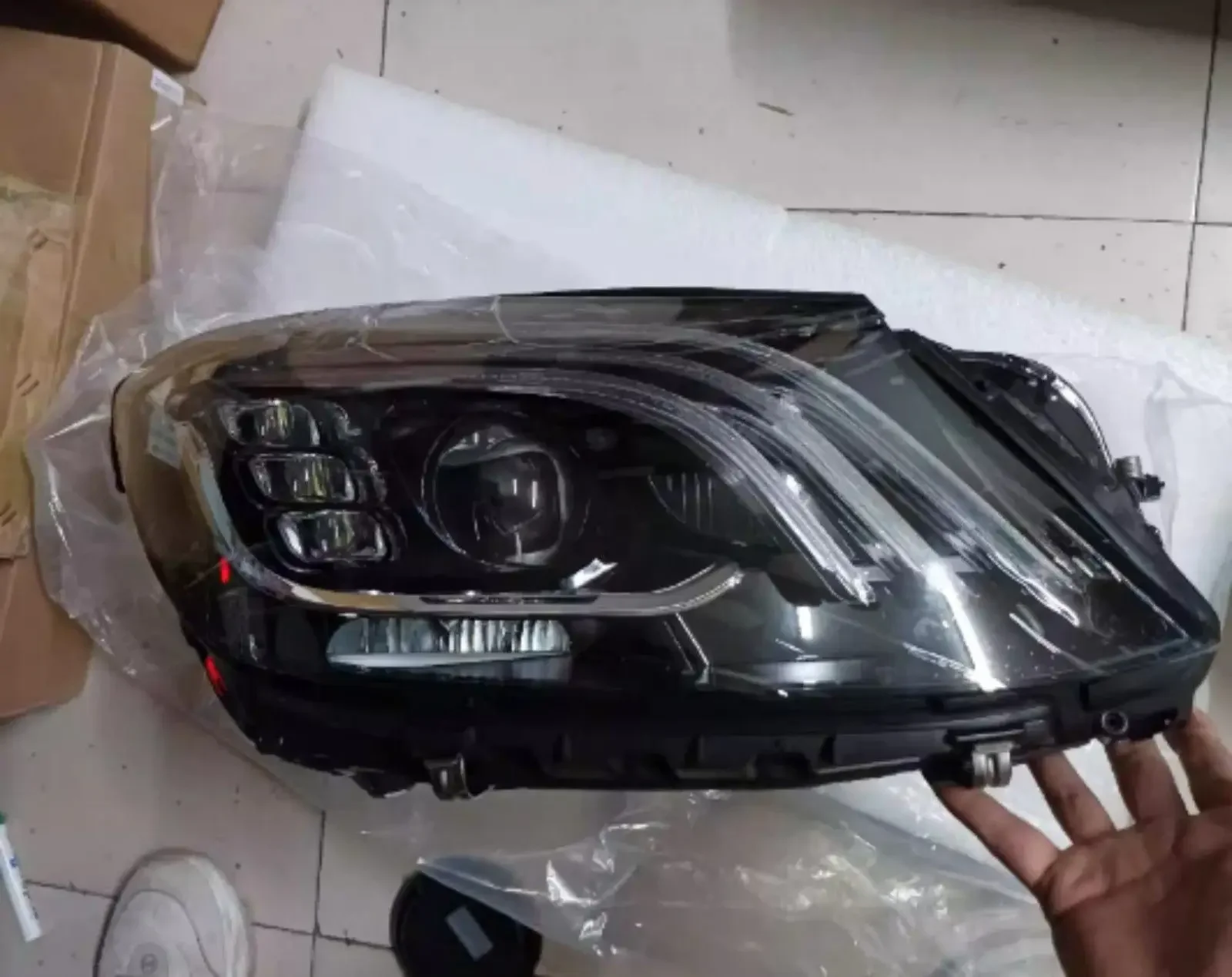 Светодиодные фары дневного света DRL для Mercedes Benz W222, обновление Maybach, указатель поворота
Светодиодные фары дневного света DRL для Mercedes Benz W222, обновление Maybach, указатель поворота