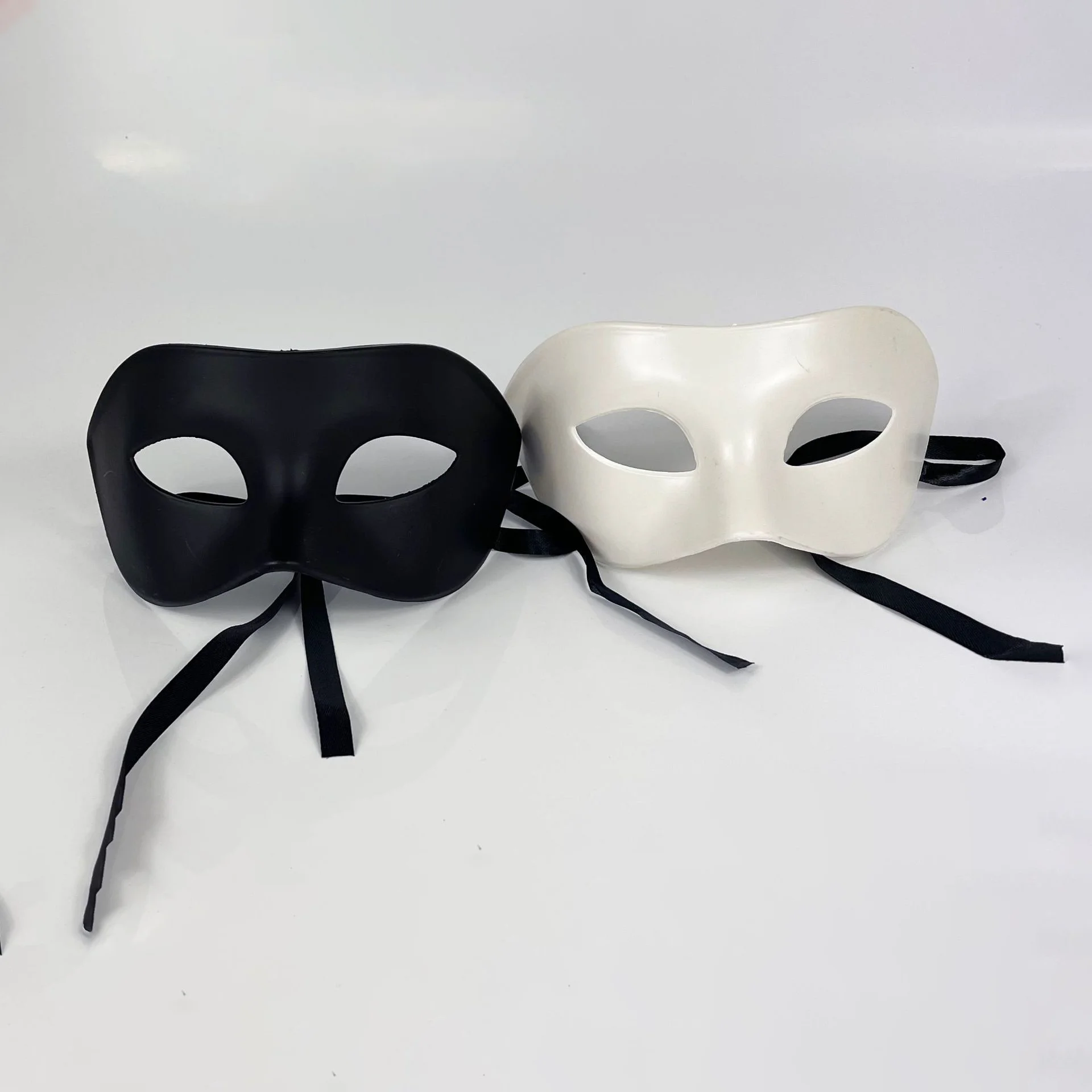 Ball masks cosplay ball masks, atmosphere party dress-up props, men's ball sexy masks, eye masks Christmas anime, movies, games
Ball masks cosplay ball masks, atmosphere party dress-up props, men's ball sexy masks, eye masks Christmas anime, movies, games