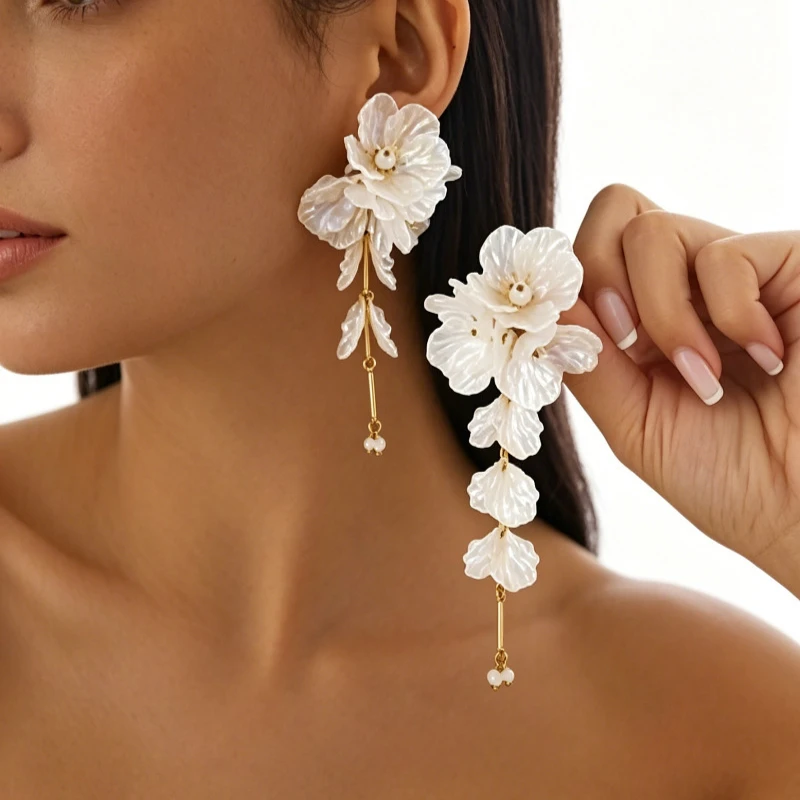 Elegant White Flower Tassel Long Pendant Earrings for Women's Weddings Brides Holiday Parties Jewelry Accessories Gifts
Elegant White Flower Tassel Long Pendant Earrings for Women's Weddings Brides Holiday Parties Jewelry Accessories Gifts