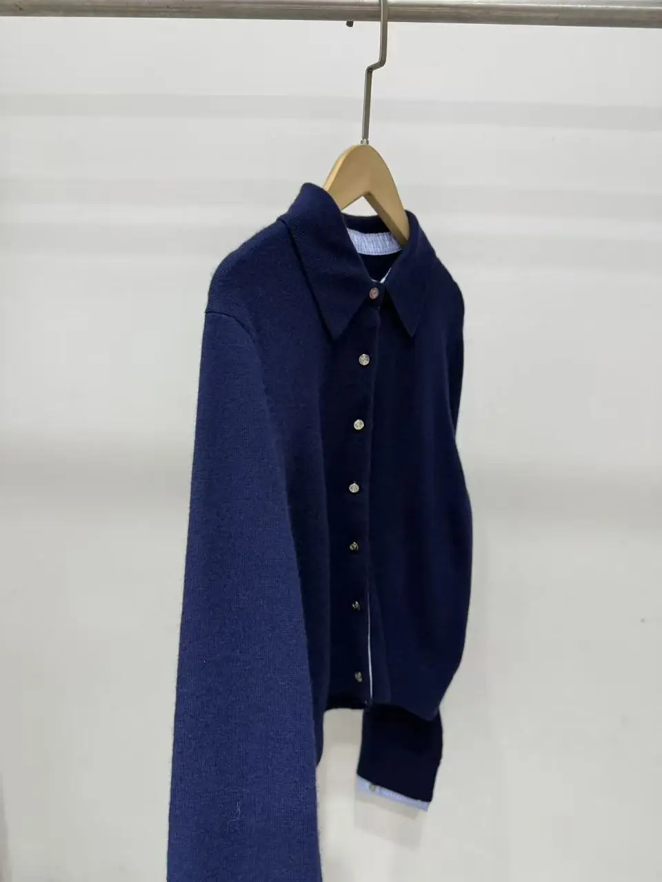 Fake Two Pieces Women Knitted Sweaters Plaid Cuffs Splicing Slimming Turn-down Collar Lady Cardigan Tops
Fake Two Pieces Women Knitted Sweaters Plaid Cuffs Splicing Slimming Turn-down Collar Lady Cardigan Tops