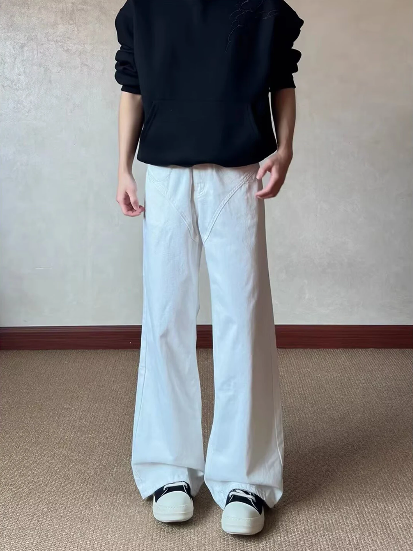 Мужские джинсы в американском ретро-стиле, свободные, прямые, весенние, универсальные, с высокой талией, с эффектом увеличения роста, джинсовые брюки
Мужские джинсы в американском ретро-стиле, свободные, прямые, весенние, универсальные, с высокой талией, с эффектом увеличения роста, джинсовые брюки