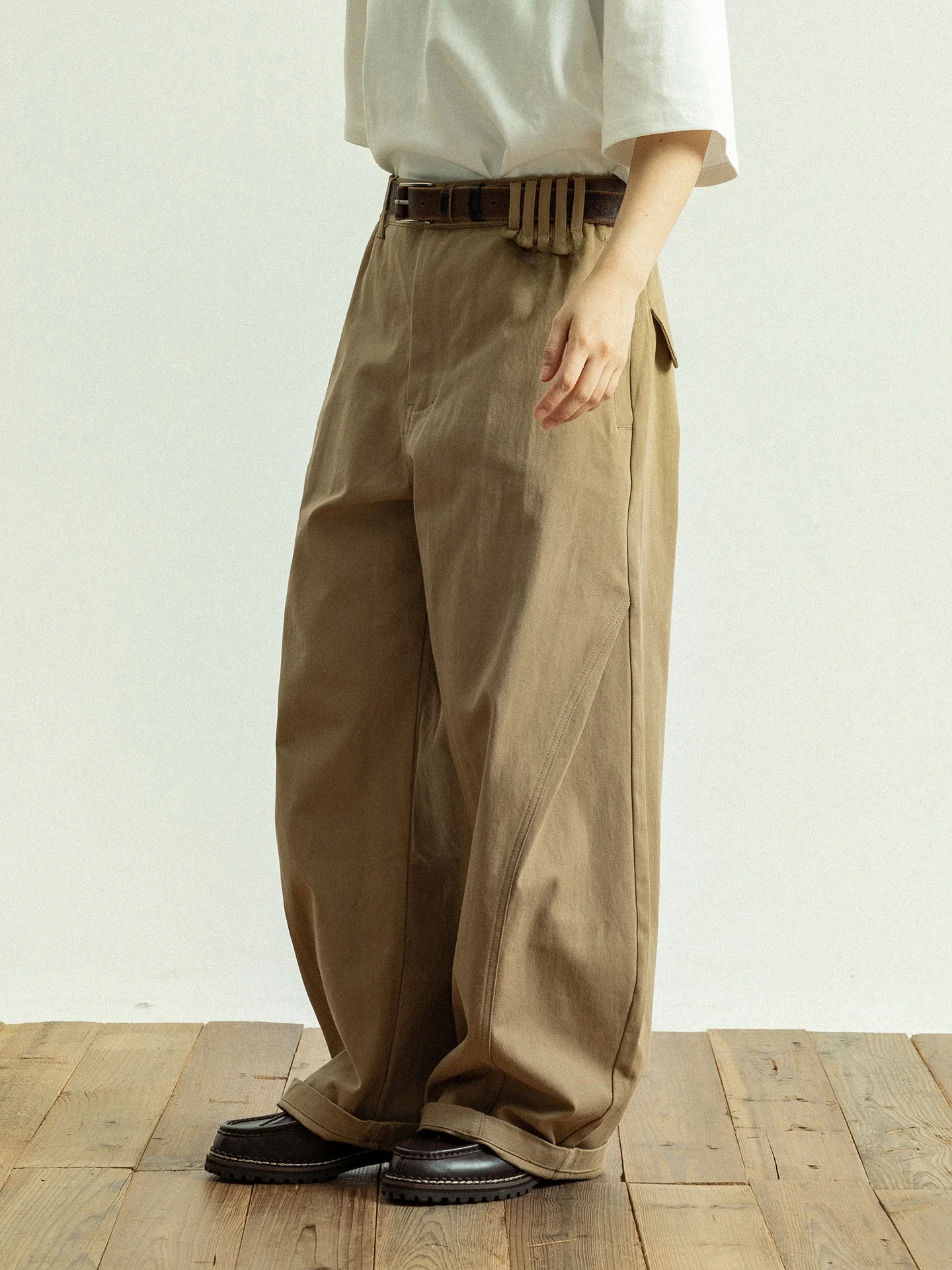 GoodNorth Vintage Wide Leg Pants Loose Casual Trousers for Men And Women Pleated Workwear Style Polyester Fiber Zipper Closure
GoodNorth Vintage Wide Leg Pants Loose Casual Trousers for Men And Women Pleated Workwear Style Polyester Fiber Zipper Closure