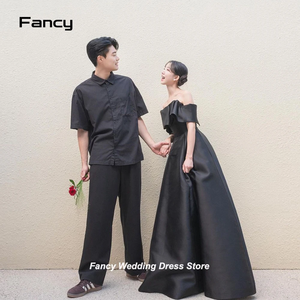 Fancy Simple Off Shoulder Wedding Dress Korea Photoshoot A Line Soft Satin Bridal Gown Evening Party Dresses customized
Fancy Simple Off Shoulder Wedding Dress Korea Photoshoot A Line Soft Satin Bridal Gown Evening Party Dresses customized