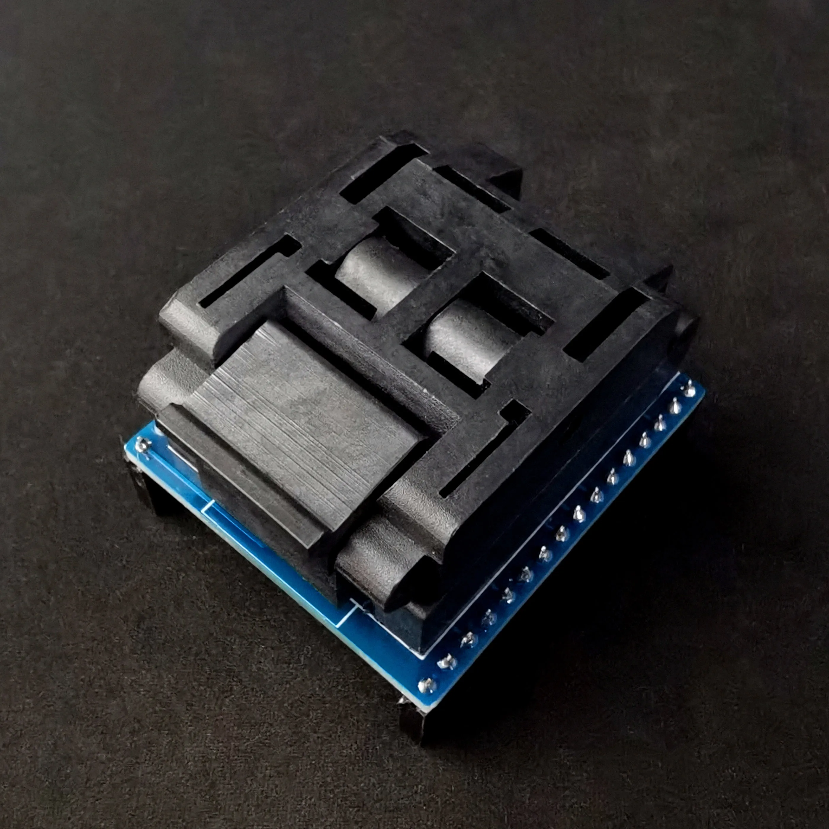 LQFP TQFP QFP32 to DIP28/DIP32 two types of adapter plates for ATMEL AVR Chips ATMega8/48/88/168/328P Series
LQFP TQFP QFP32 to DIP28/DIP32 two types of adapter plates for ATMEL AVR Chips ATMega8/48/88/168/328P Series