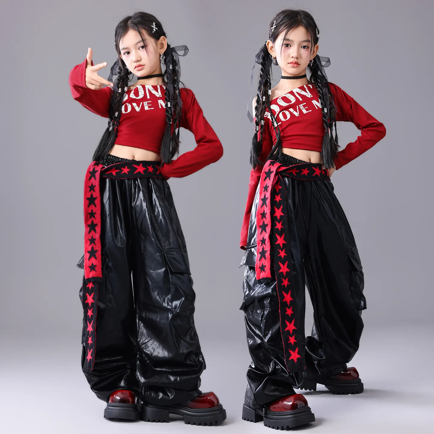 Детская одежда в стиле хип-хоп Kpop, красная укороченная футболка на одно плечо, черные брюки-карго из искусственной кожи с парашютом для девочек, танцевальный костюм, одежда
Детская одежда в стиле хип-хоп Kpop, красная укороченная футболка на одно плечо, черные брюки-карго из искусственной кожи с парашютом для девочек, танцевальный костюм, одежда