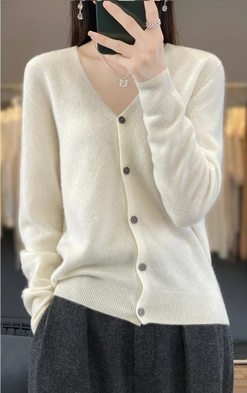 Women Wool Knitted V-neck Sweater Women's Top Loose Korean Version Fashionable Versatile Autumn And Winter Cashmere Sweater
Women Wool Knitted V-neck Sweater Women's Top Loose Korean Version Fashionable Versatile Autumn And Winter Cashmere Sweater