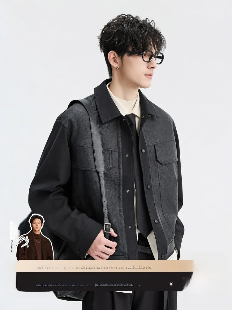 Retro American Sle Patchwork Design PU Leather Jaet Men's Sli irt Collar Outerwear Faionable Urban Loose Fit
Retro American Sle Patchwork Design PU Leather Jaet Men's Sli irt Collar Outerwear Faionable Urban Loose Fit