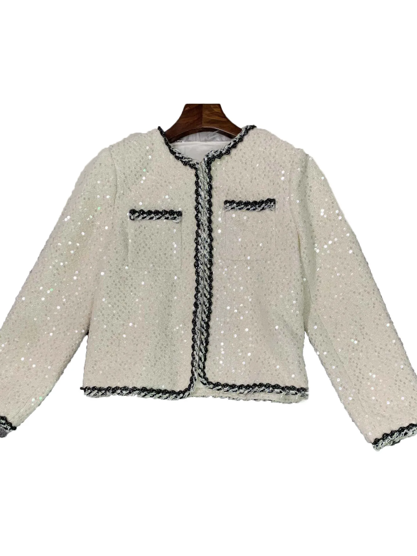 Cardigan jacket round neck short loose version hit color woven wrap design warm and comfortable 2023 winter new 1108
Cardigan jacket round neck short loose version hit color woven wrap design warm and comfortable 2023 winter new 1108