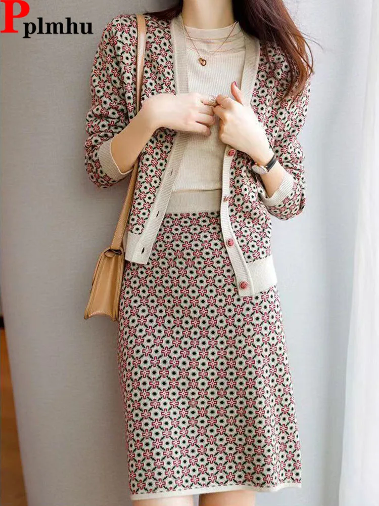 Elegant Slim Knitted 2 Piece Sets Women Single Breasted Knitwears Sweater Cardigan Tops Conjuntos High Waist Skirts Ensembles
Elegant Slim Knitted 2 Piece Sets Women Single Breasted Knitwears Sweater Cardigan Tops Conjuntos High Waist Skirts Ensembles