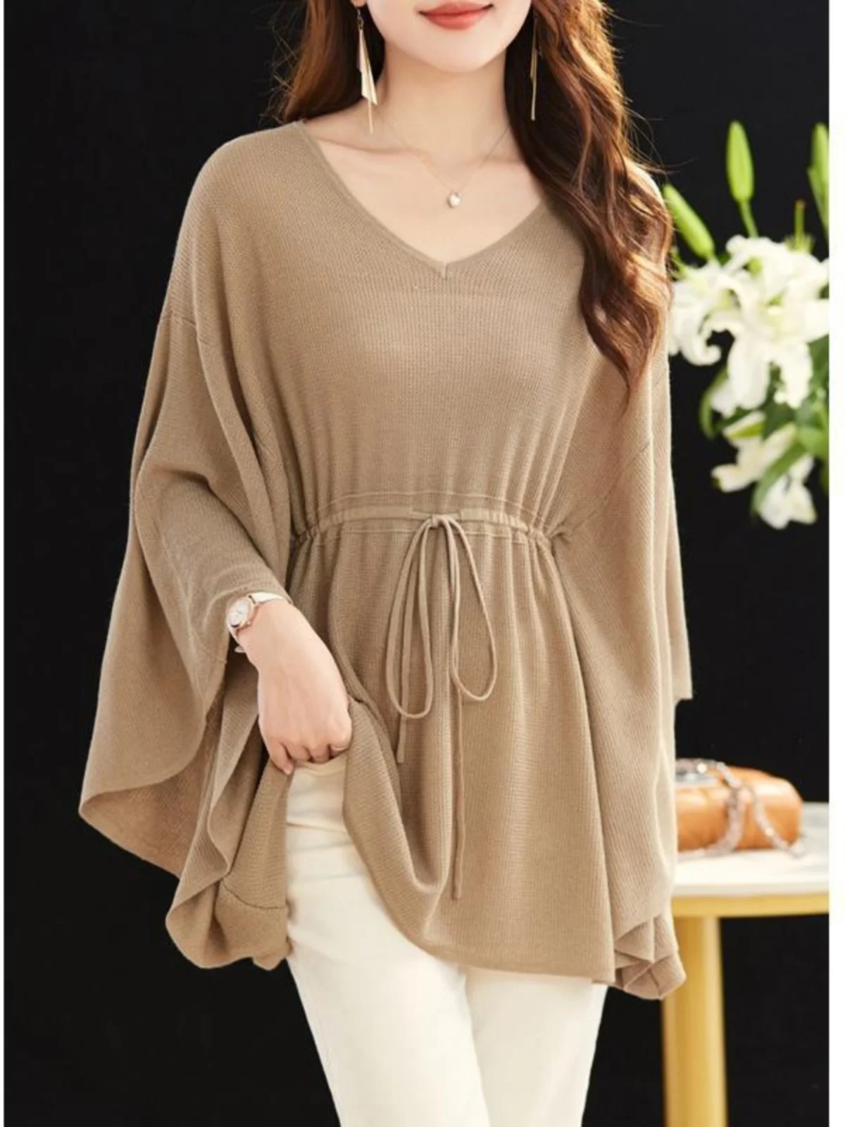 Летний тонкий трикотажный топ из ледяного шелка с V-образным вырезом, утягивающий талию, однотонный, свободного кроя, в корейском стиле, больших размеров, для женщин
Летний тонкий трикотажный топ из ледяного шелка с V-образным вырезом, утягивающий талию, однотонный, свободного кроя, в корейском стиле, больших размеров, для женщин