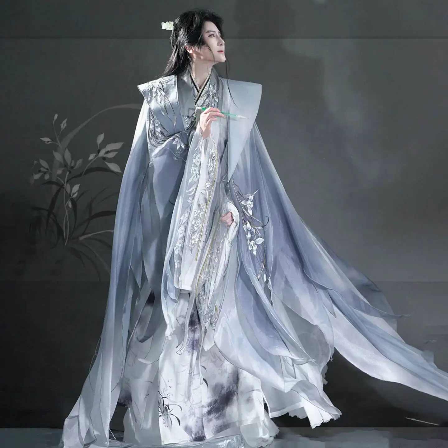 Gradient Ink Orchid Heavy Embroidery Hanfu Cloak Unisex Ancient Swordsman Xianxia Cosplay Robe Chinese Traditional Costume
Gradient Ink Orchid Heavy Embroidery Hanfu Cloak Unisex Ancient Swordsman Xianxia Cosplay Robe Chinese Traditional Costume