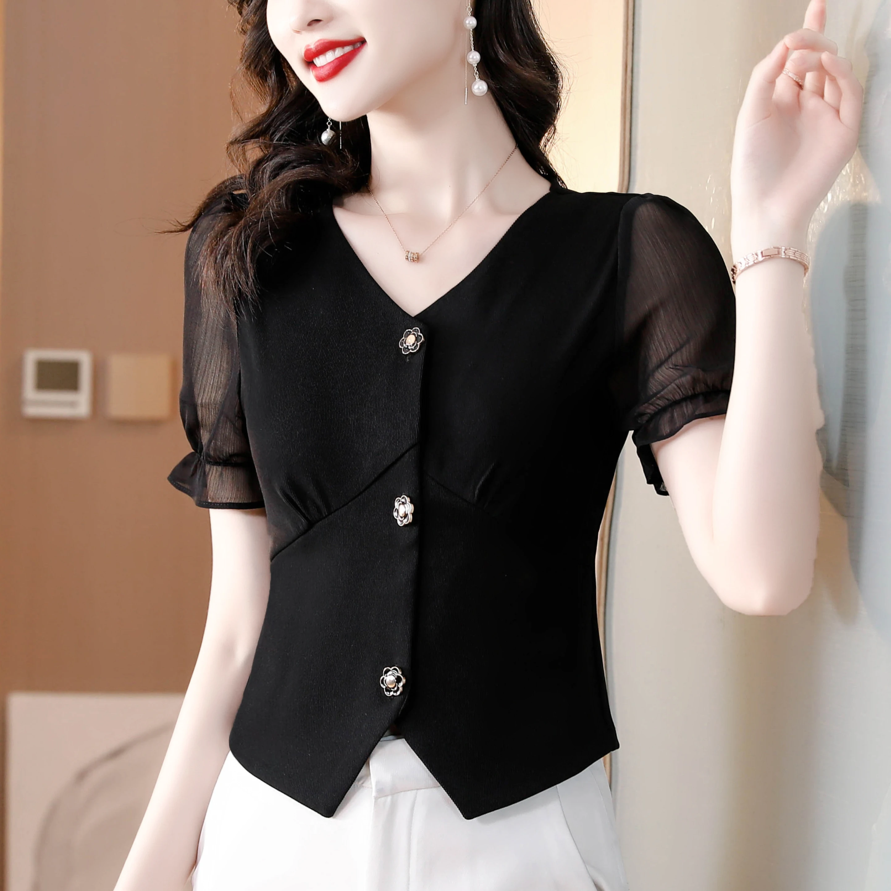 2025 элегантный женский кардиган во французском стиле на весну и лето, блузка, топы, женский офисный рукав принцессы с v-образным вырезом и пуговицами, с разрезом подол 
2025 элегантный женский кардиган во французском стиле на весну и лето, блузка, топы, женский офисный рукав принцессы с v-образным вырезом и пуговицами, с разрезом подол