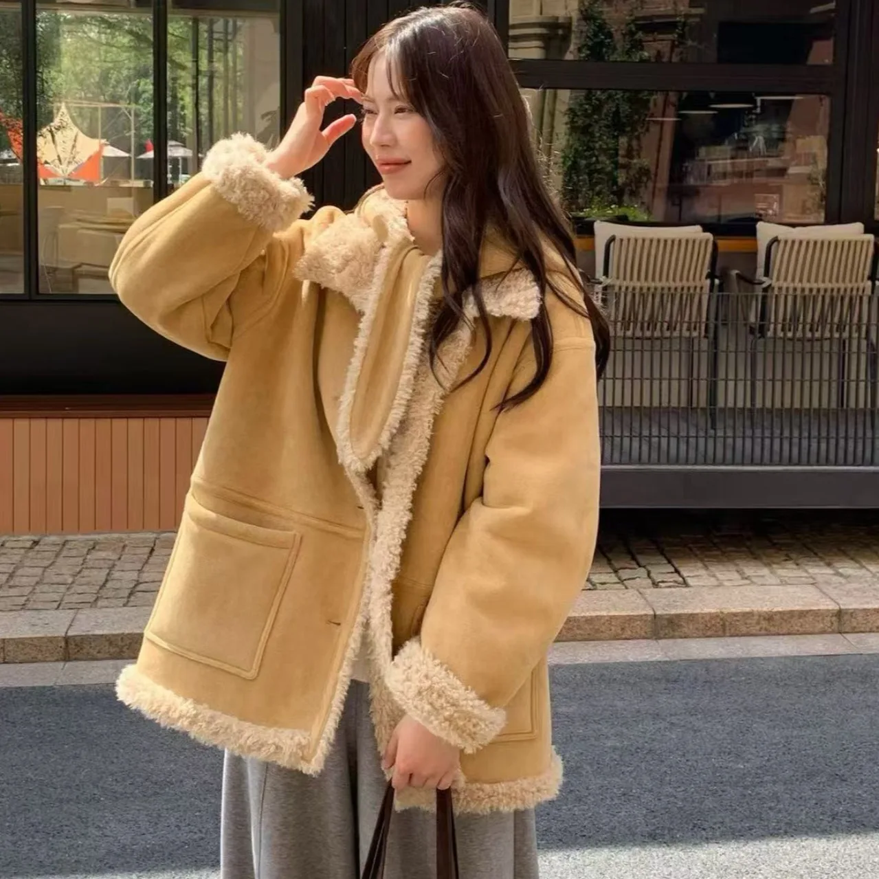 Women's Retro Fall Winter Coat Double-Sided Wear Leather Fur Inteated Collar Single Button up Top with Hat Long Sve
Women's Retro Fall Winter Coat Double-Sided Wear Leather Fur Inteated Collar Single Button up Top with Hat Long Sve