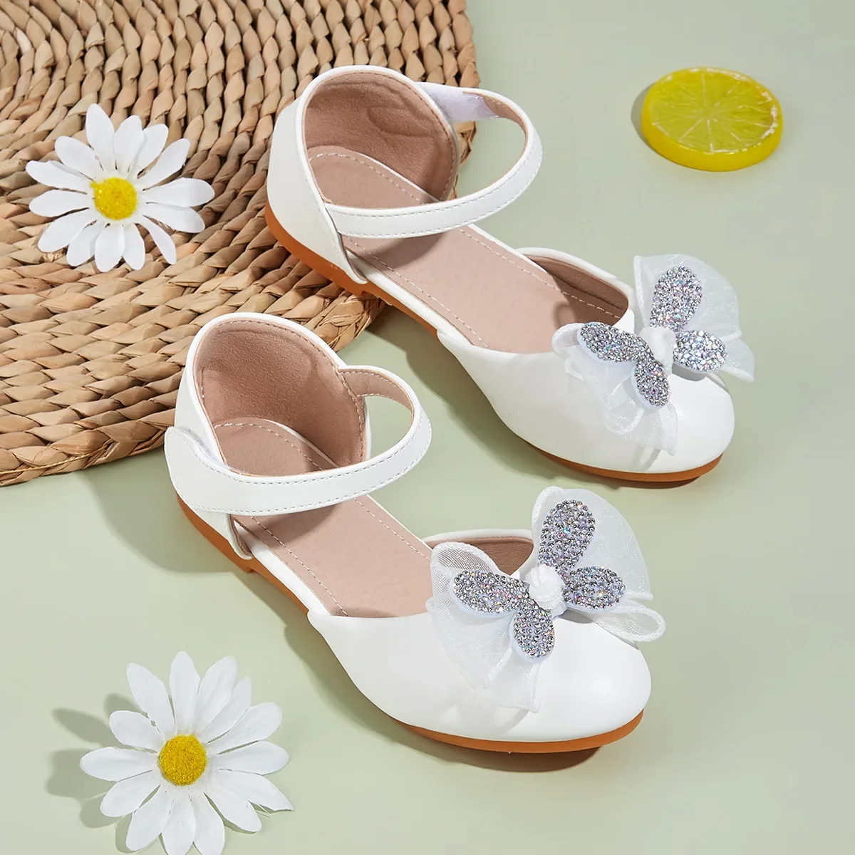 New Children's Leather Shoes Fashion Butterfly Bow Baby Kid's Flats Soft Soled Sandals for Girls Aged 6-12 Years Old
New Children's Leather Shoes Fashion Butterfly Bow Baby Kid's Flats Soft Soled Sandals for Girls Aged 6-12 Years Old