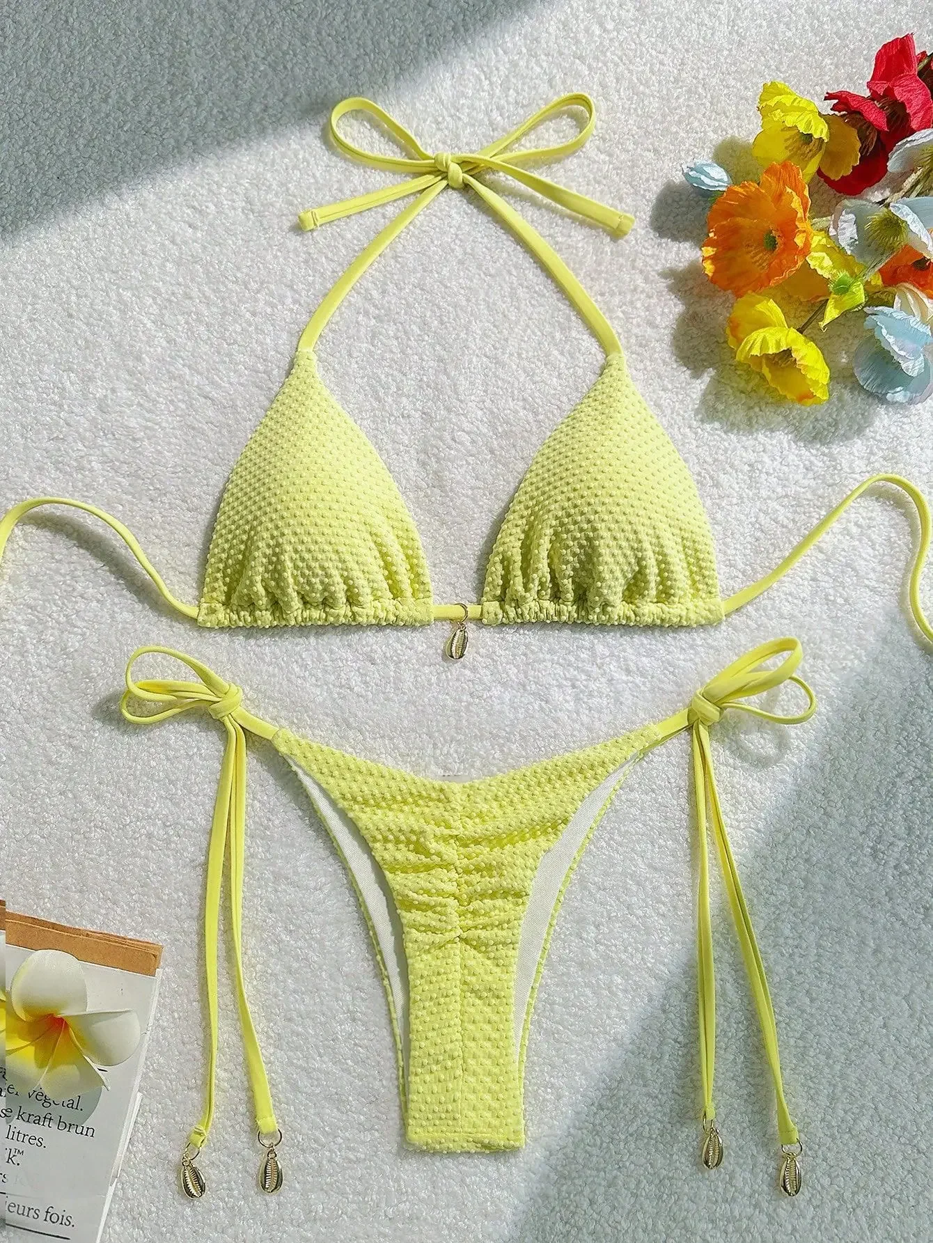 Sexy Yellow Micro Swimsuit 2025 Women Bikini Shell Ornament Push Up Bra Tie Side Pleate Thong Swimwear Beach Swimming Suits
Sexy Yellow Micro Swimsuit 2025 Women Bikini Shell Ornament Push Up Bra Tie Side Pleate Thong Swimwear Beach Swimming Suits