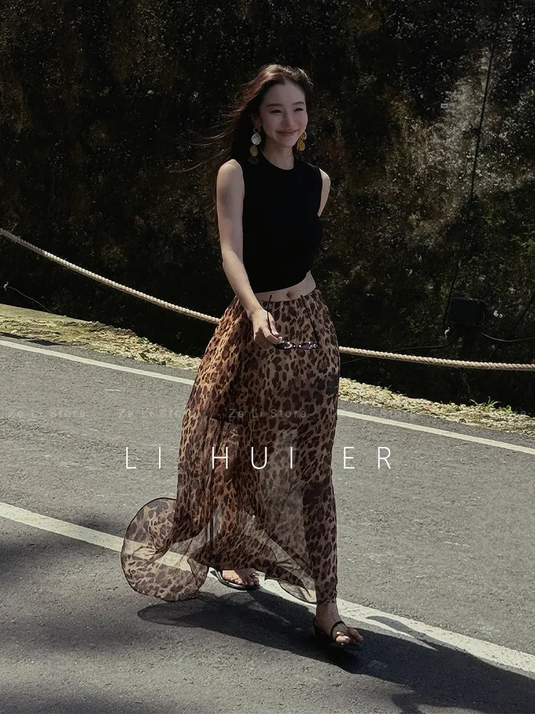 Comfortable Loose Leopard Print Halter Neck Dress Women's Summer Casual Long Skirt Korean Style High Waist Umbrella Skirt
Comfortable Loose Leopard Print Halter Neck Dress Women's Summer Casual Long Skirt Korean Style High Waist Umbrella Skirt